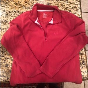 Gap Fleece Half zip log sleeve.